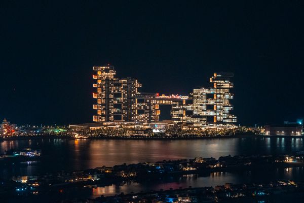 Luxury Hotel Atlantis The Royal in Dubai on the Palm Free Photo